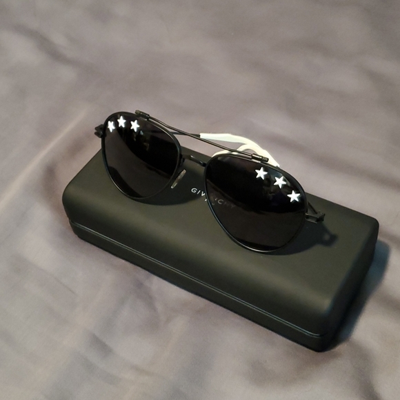 Givenchy Stars Aviator Sunglasses - Picture 8 of 9